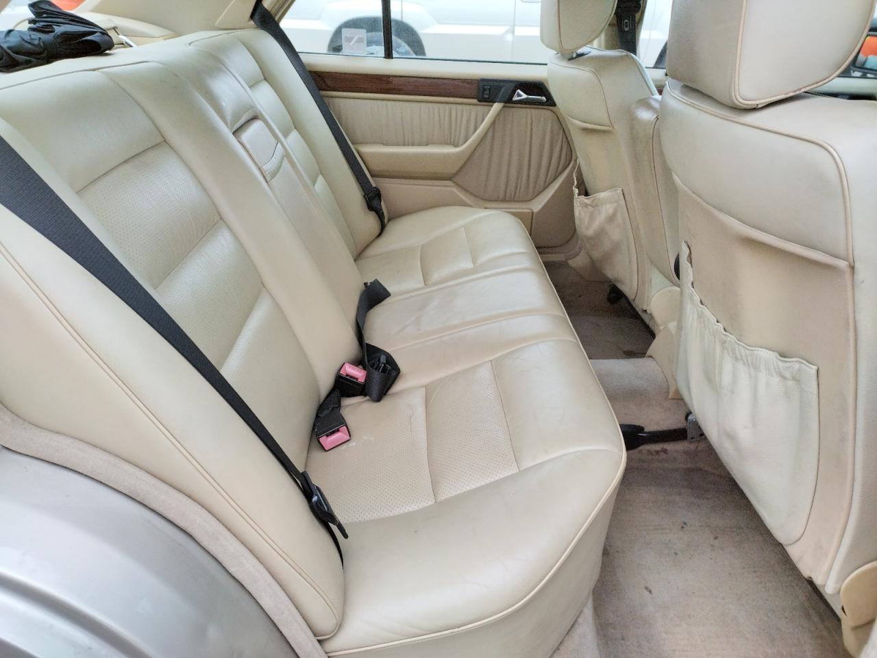 Photo 6 from auction – 1991 MERCEDES-BENZ 300 E with VIN WDBEA30D7MB483468