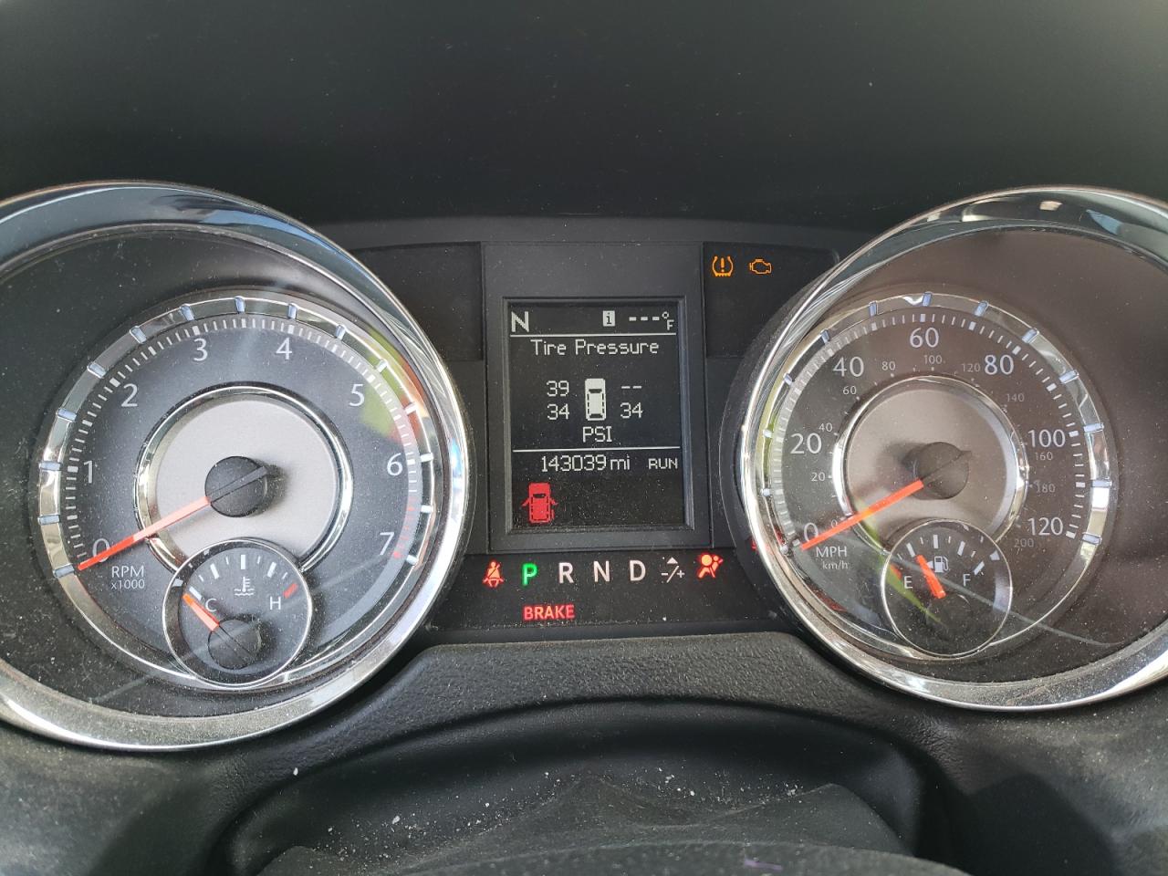 Photo 8 from auction – 2011 CHRYSLER TOWN & COU with VIN 2A4RR8DG8BR649552