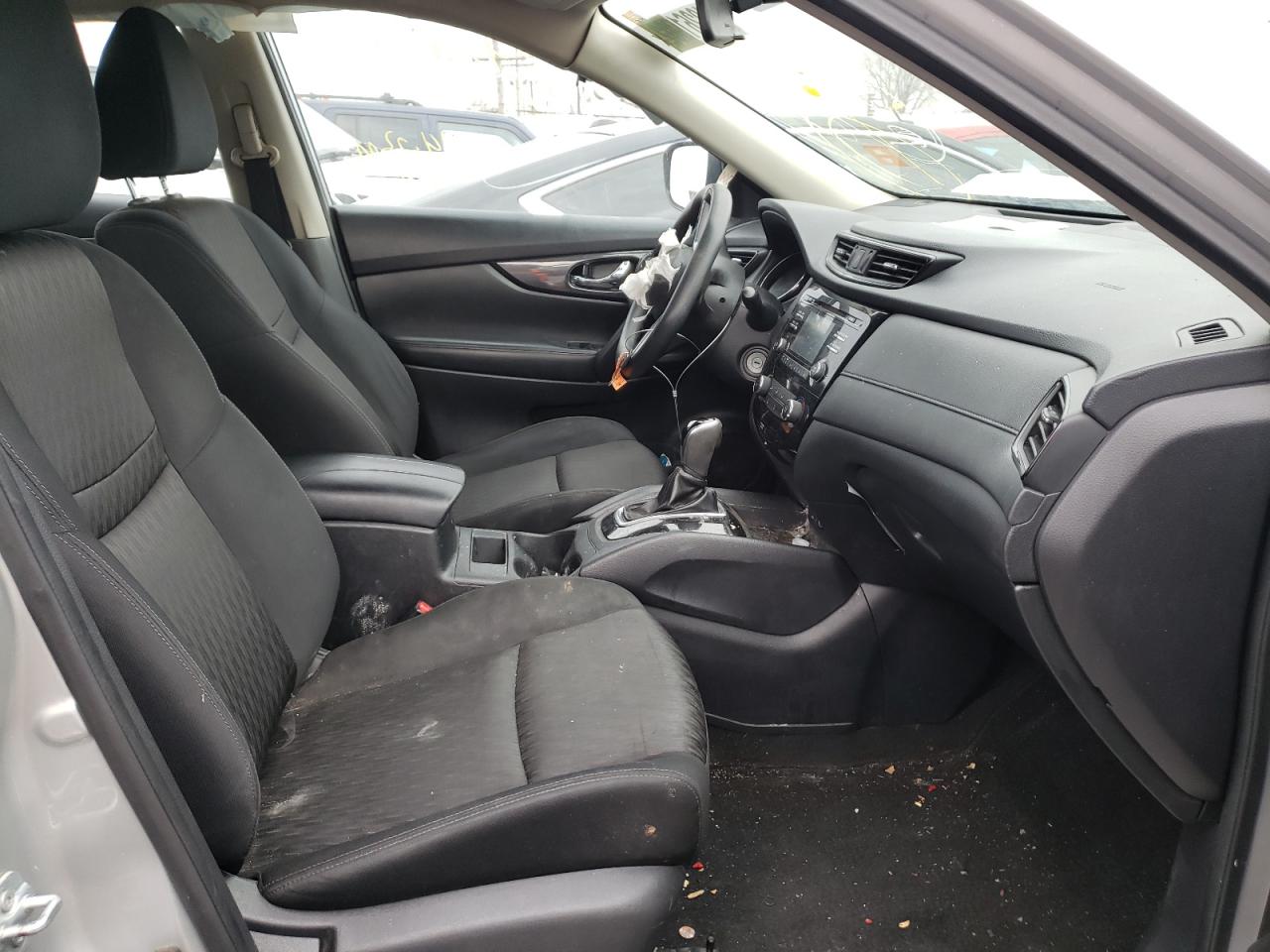 Photo 5 from auction – 2017 NISSAN ROGUE S with VIN KNMAT2MV9HP538549