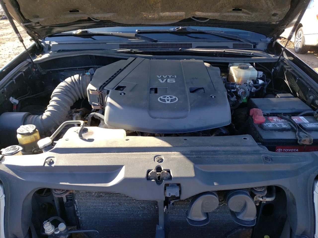 Photo 7 from auction – 2004 TOYOTA 4RUNNER SR with VIN JTEBU14R848013478
