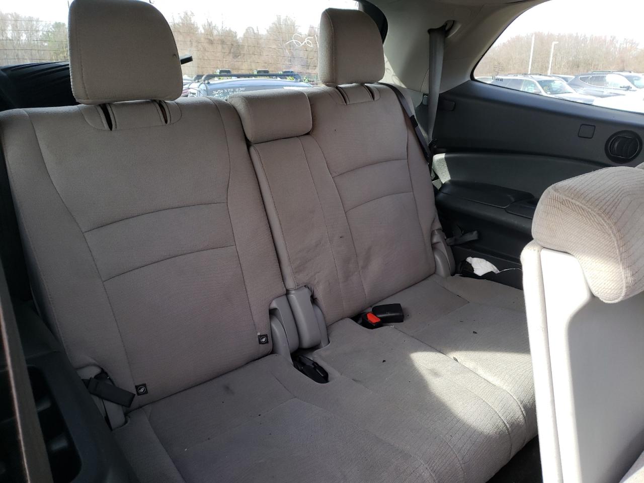 Photo 9 from auction – 2016 HONDA PILOT LX with VIN 5FNYF6H17GB014572