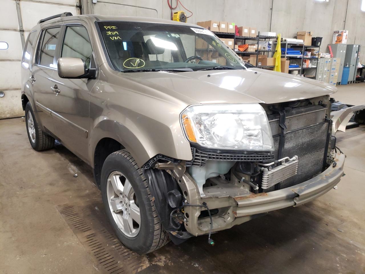 HONDA PILOT EXL 2011 with VIN 5FNYF4H53BB041090 - Photo from auction