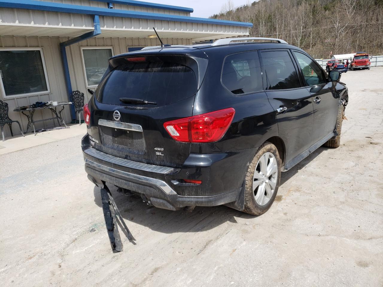 Photo 4 from auction – 2018 NISSAN PATHFINDER with VIN 5N1DR2MM2JC631649