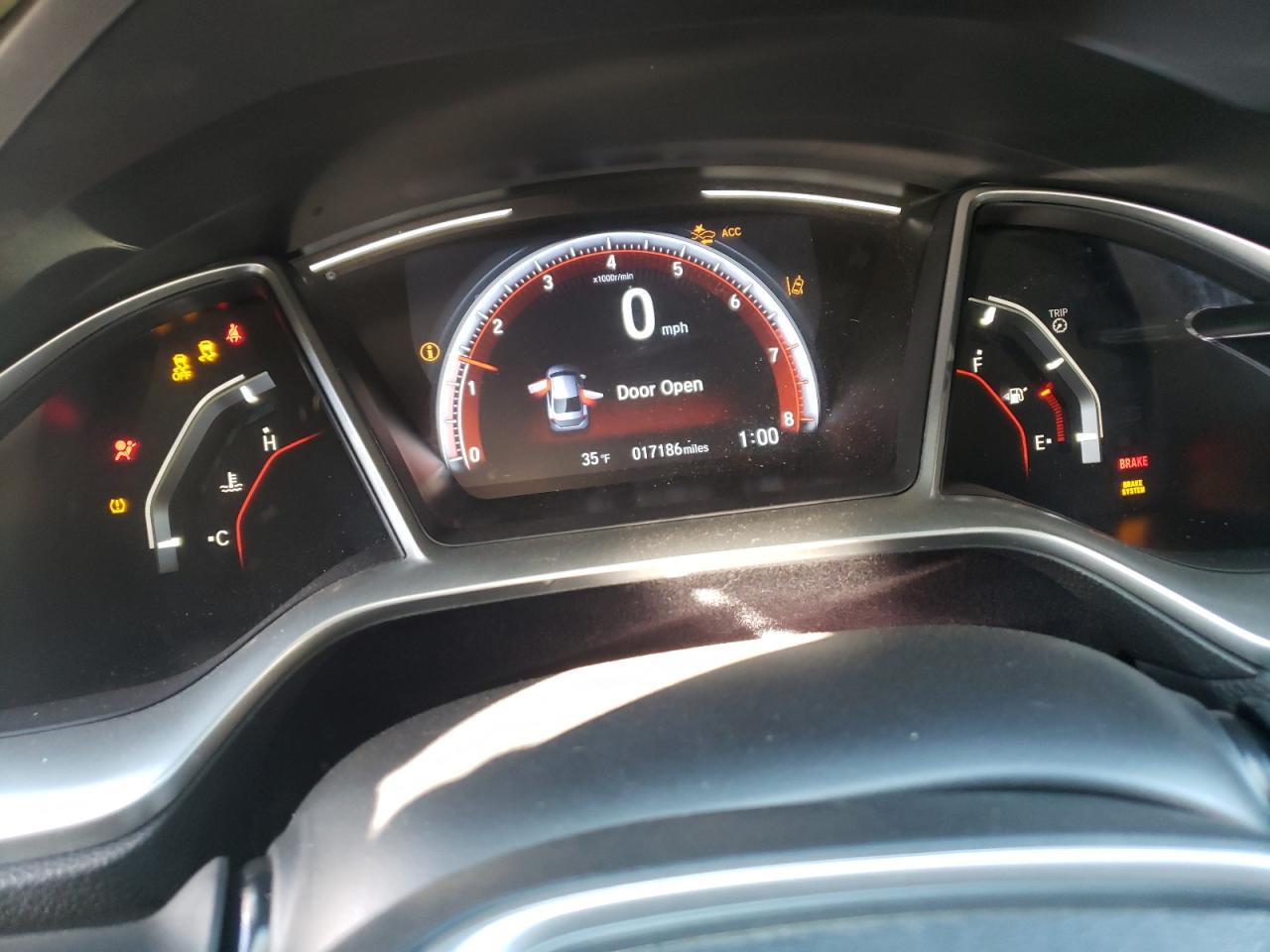 Photo 8 from auction – 2019 HONDA CIVIC SPOR with VIN 2HGFC2E80KH511154