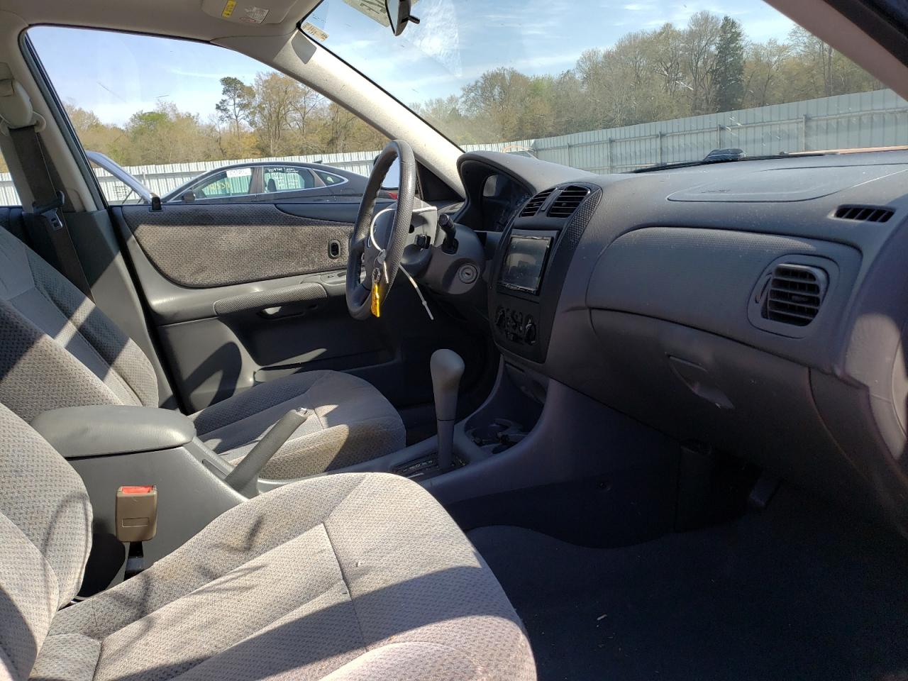 Photo 5 from auction – 2000 MAZDA PROTEGE ES with VIN JM1BJ2218Y0282147