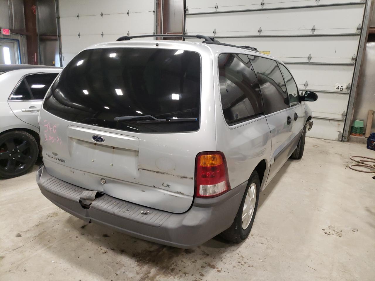 Photo 4 from auction – 2000 FORD WINDSTAR L with VIN 2FMZA5147YBB84281