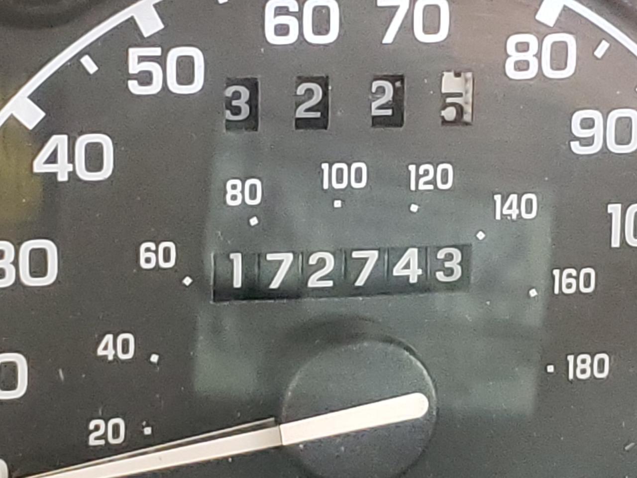 Photo 8 from auction – 2000 FORD EXPLORER X with VIN 1FMDU72E4YZB20975
