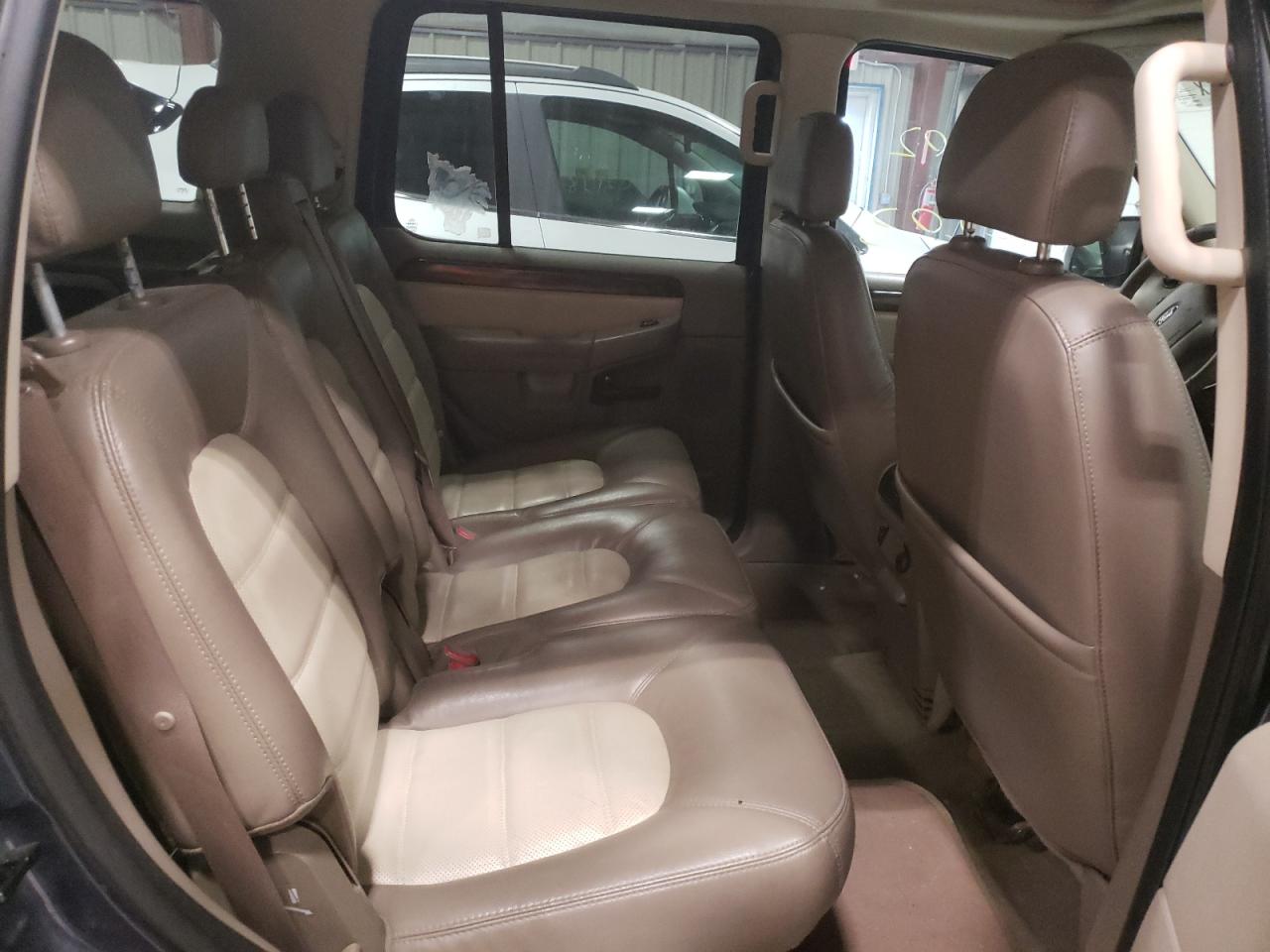 Photo 6 from auction – 2004 FORD EXPLORER E with VIN 1FMZU74K94UA45285