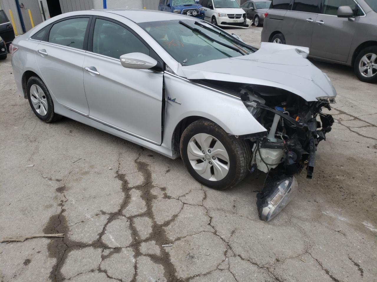 HYUNDAI SONATA HYB 2013 with VIN KMHEC4A47DA071651 - Photo from auction