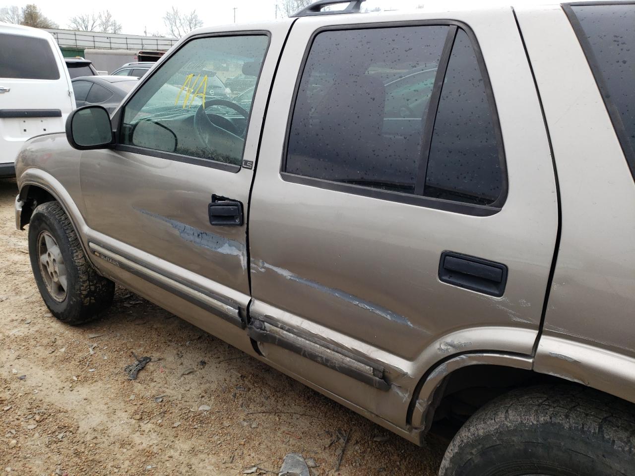 Photo 9 from auction – 1998 CHEVROLET BLAZER with VIN 1GNDT13W7WK132840