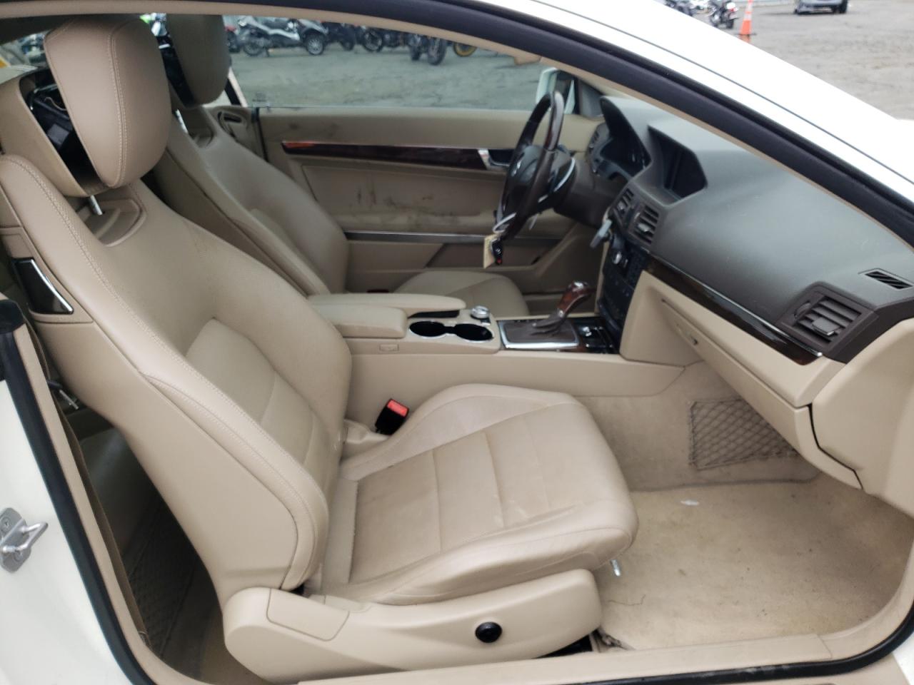 Photo 5 from auction – 2010 MERCEDES-BENZ E 550 with VIN WDDKJ7CB6AF049655