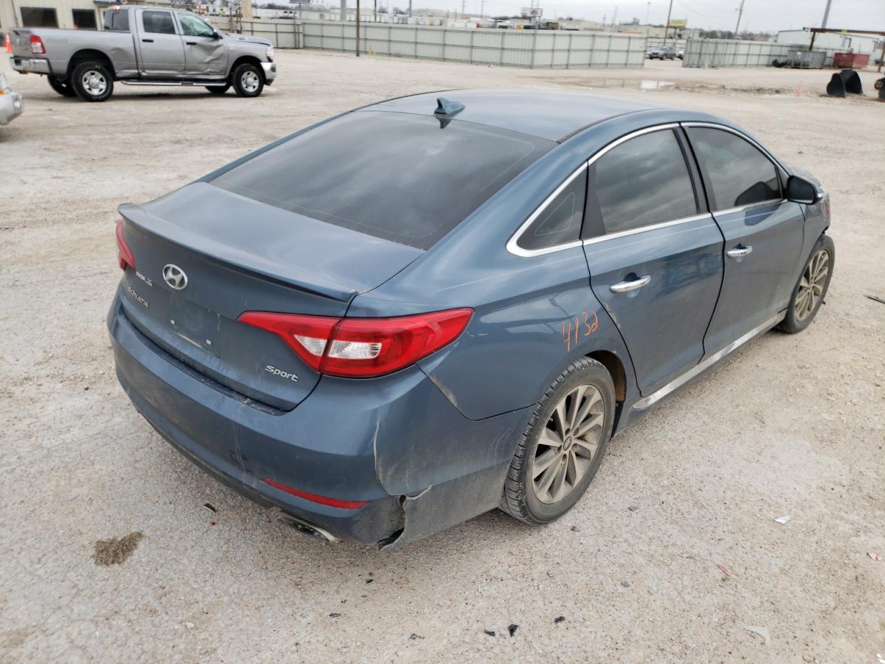 Photo 4 from auction – 2015 HYUNDAI SONATA SPO with VIN 5NPE34AF2FH097219