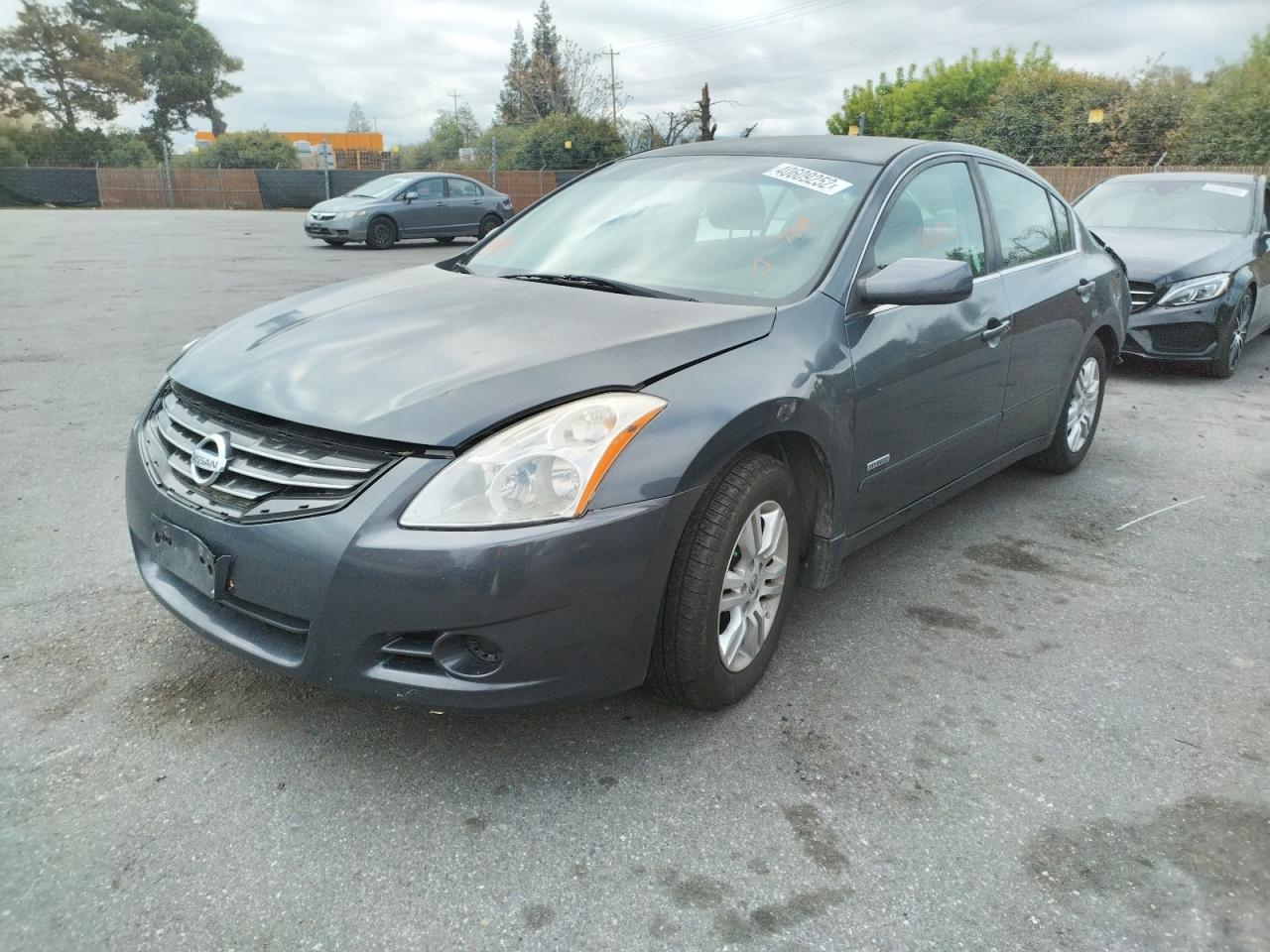Photo 2 from auction – 2011 NISSAN ALTIMA HYB with VIN 1N4CL2AP1BC106136