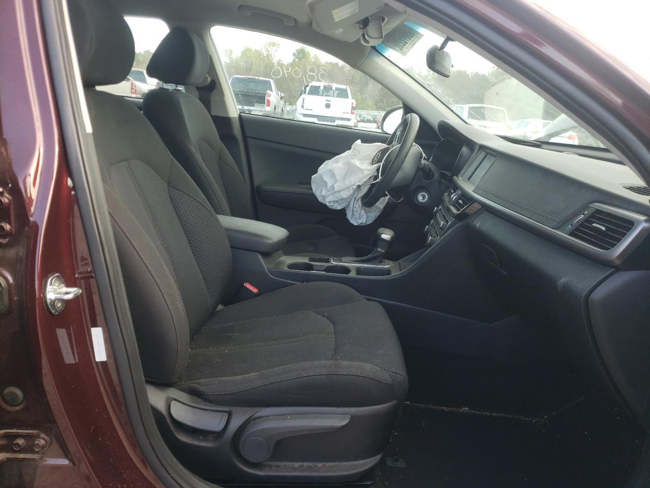 Photo 5 from auction – 2018 KIA OPTIMA LX with VIN 5XXGT4L32JG236183