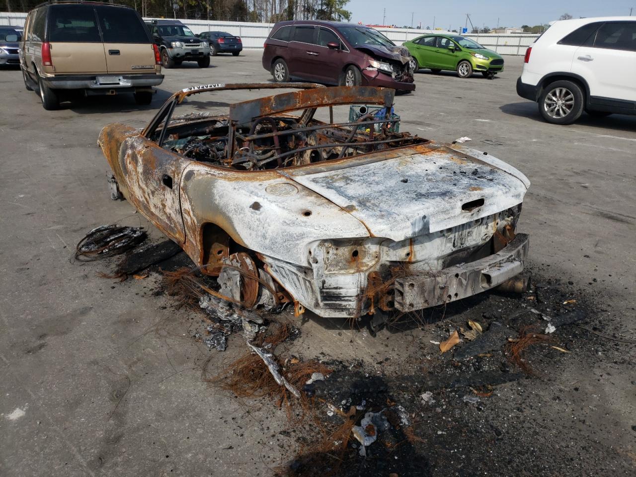 Photo 3 from auction – 2002 MAZDA MX-5 MIATA with VIN JM1NB353620225692