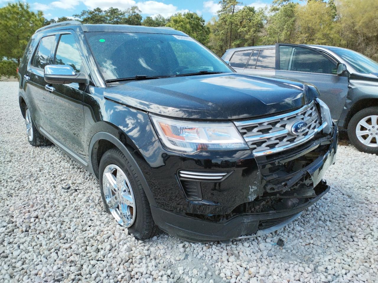 FORD EXPLORER X 2018 with VIN 1FM5K7D82JGB38829 - Photo from auction