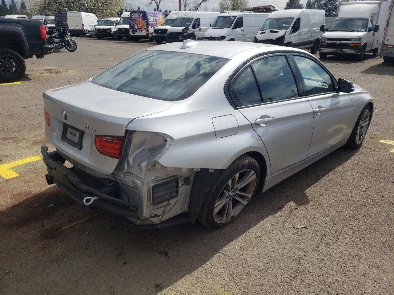 Photo 4 from auction – 2012 BMW 328 I SULE with VIN WBA3C1C59CF432554