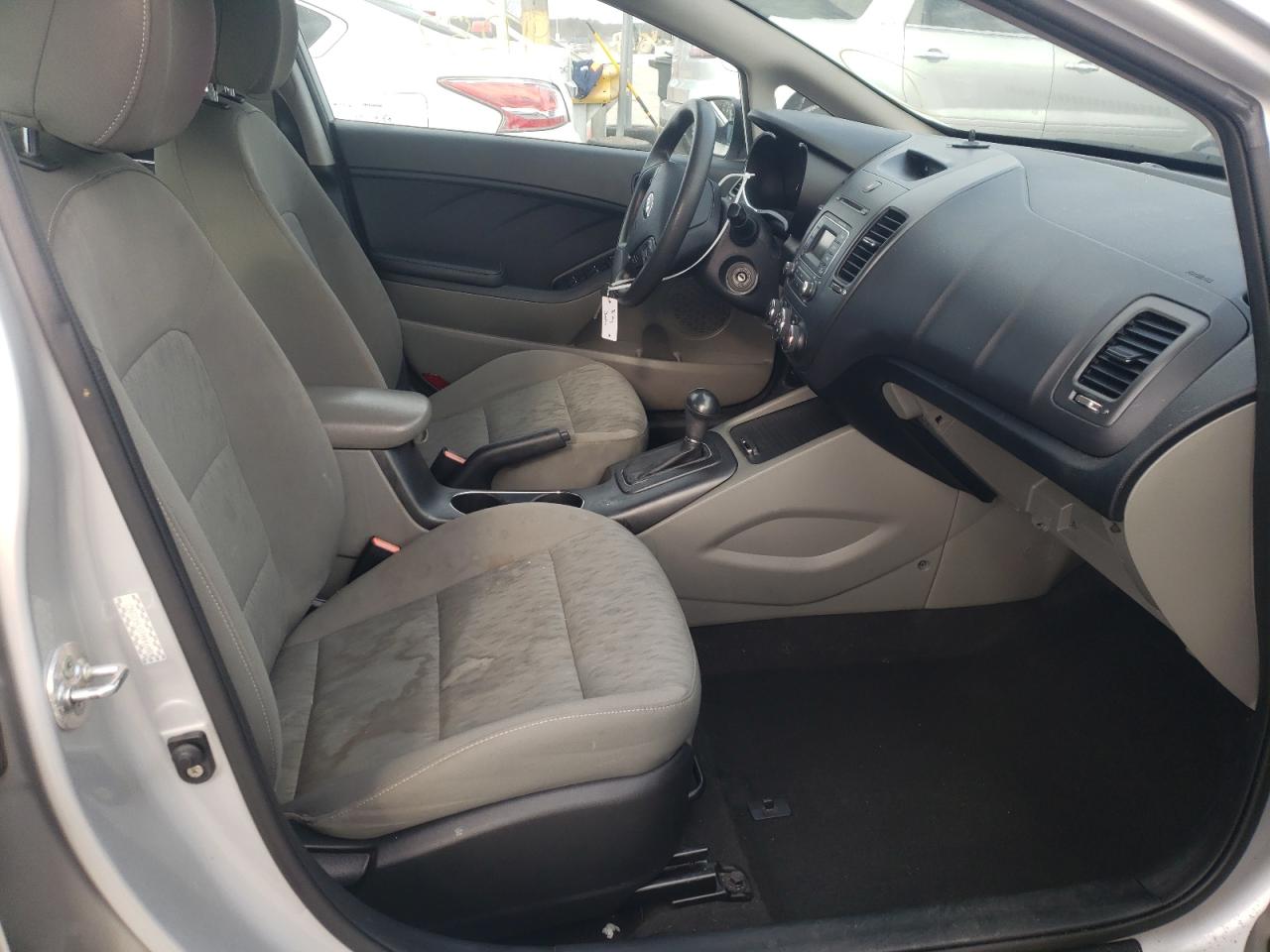 Photo 5 from auction – 2015 KIA FORTE LX with VIN KNAFK4A61F5431843