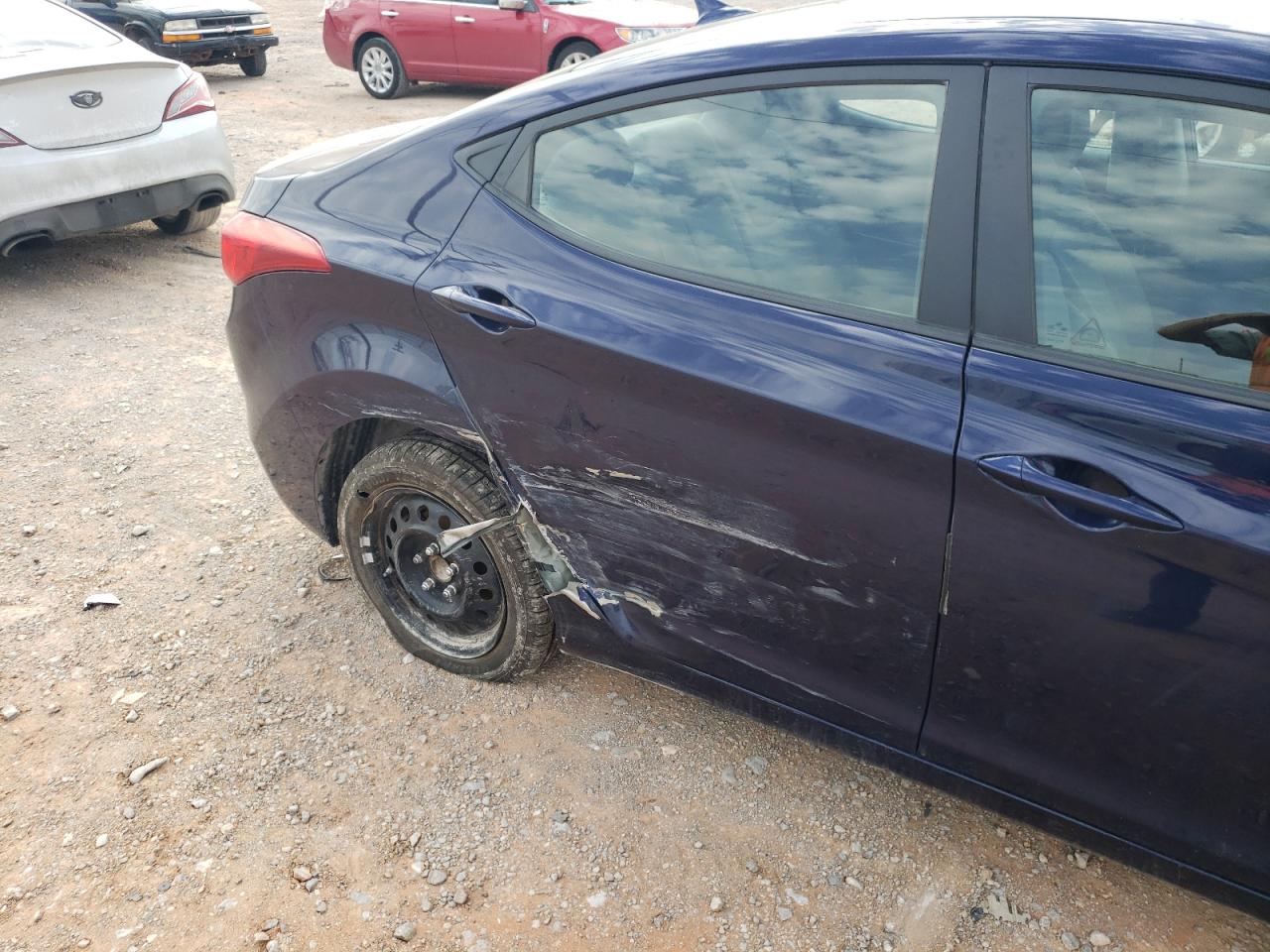 Photo 9 from auction – 2012 HYUNDAI ELANTRA GL with VIN 5NPDH4AE1CH138908