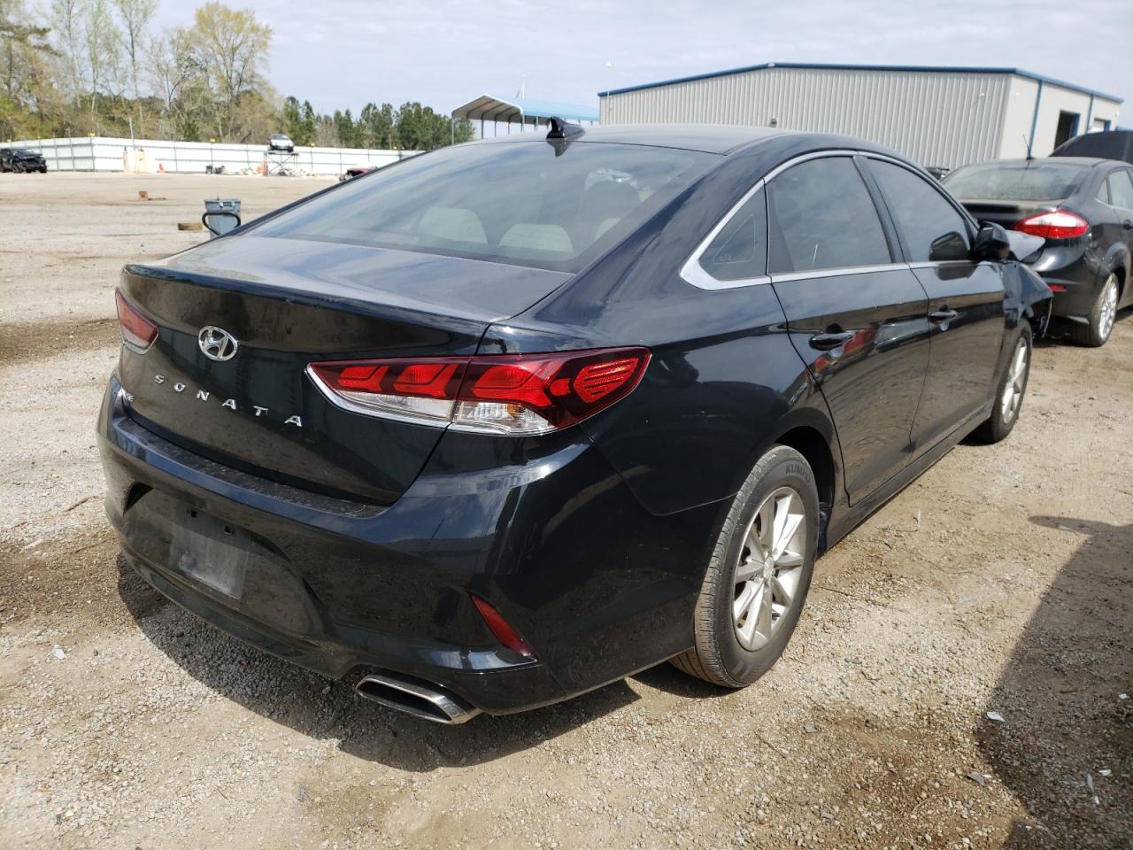 Photo 4 from auction – 2019 HYUNDAI SONATA SE with VIN 5NPE24AF7KH794737