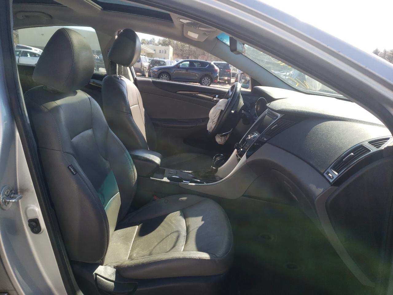 Photo 5 from auction – 2012 HYUNDAI SONATA SE with VIN 5NPEC4AB1CH471585