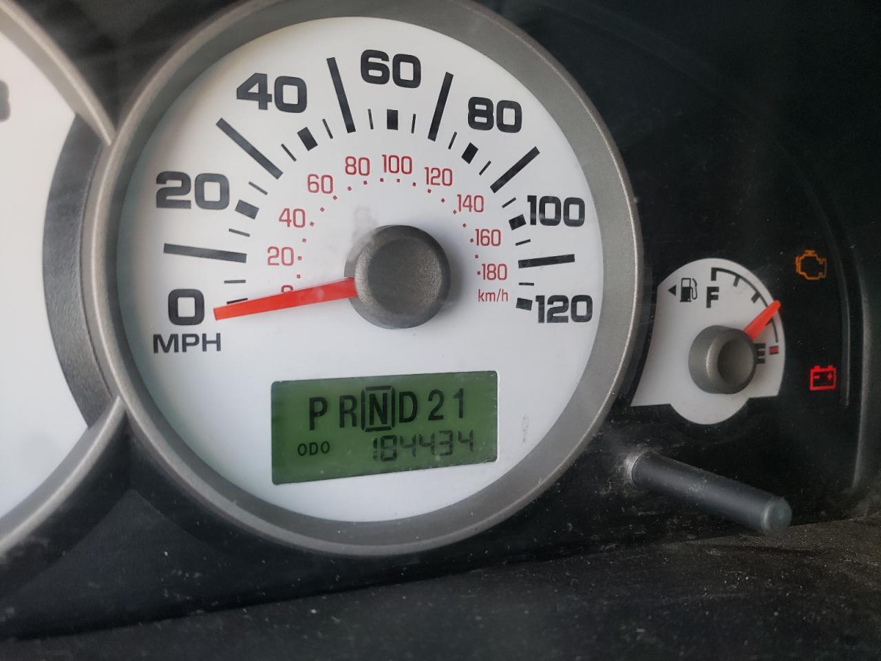 Photo 8 from auction – 2005 FORD ESCAPE LIM with VIN 1FMYU04125KC51491