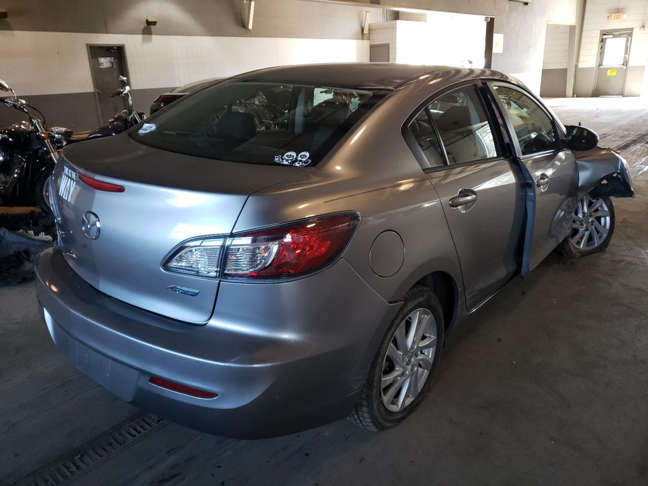 Photo 4 from auction – 2012 MAZDA 3 I with VIN JM1BL1V75C1646094