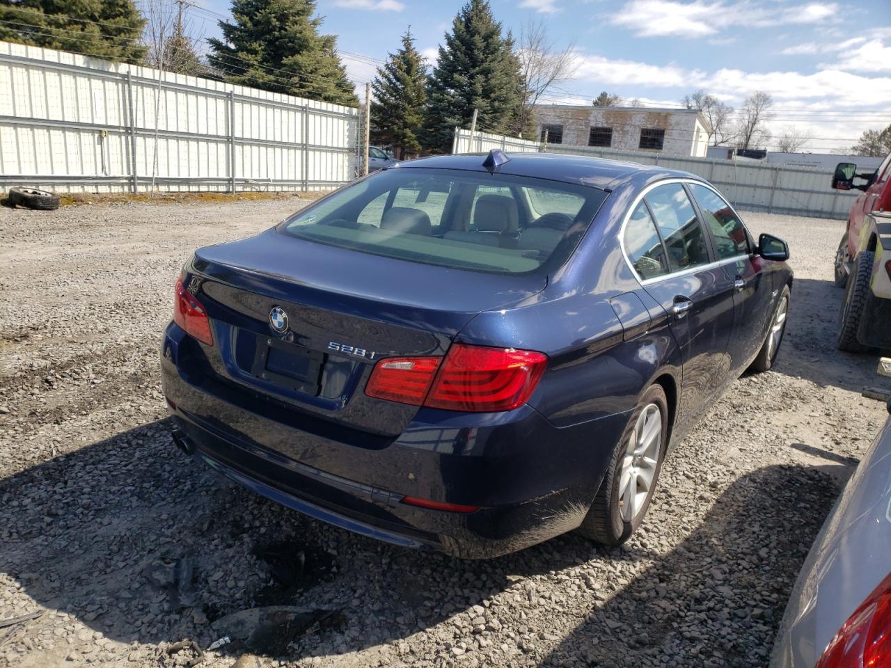 Photo 4 from auction – 2012 BMW 528 XI with VIN WBAXH5C50CDW09286