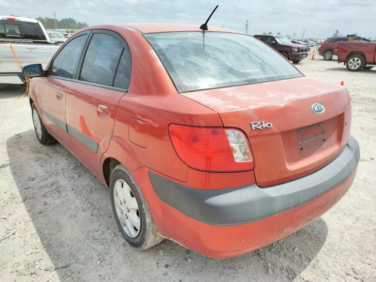 Photo 3 from auction – 2006 KIA RIO with VIN KNADE123566050525