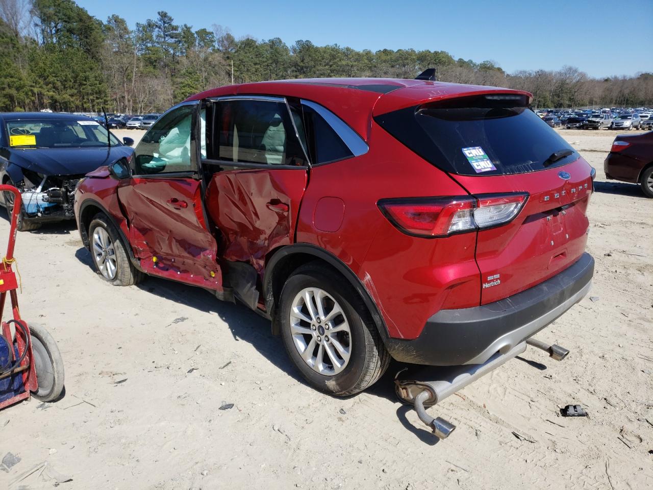 Photo 3 from auction – 2020 FORD ESCAPE SE with VIN 1FMCU0G63LUB77517