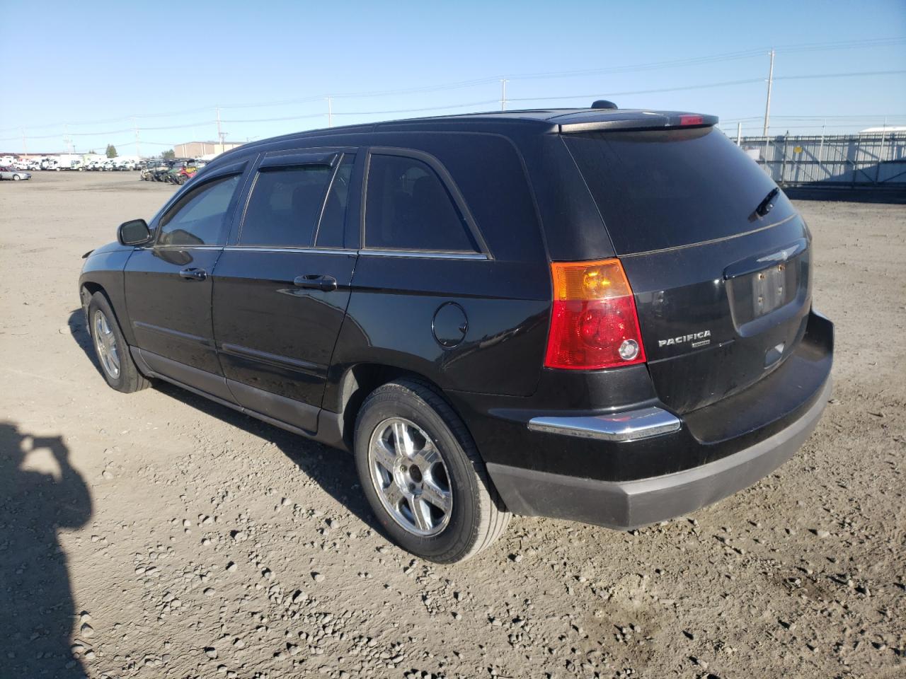 Photo 3 from auction – 2005 CHRYSLER PACIFICA with VIN 2C8GF68495R576351