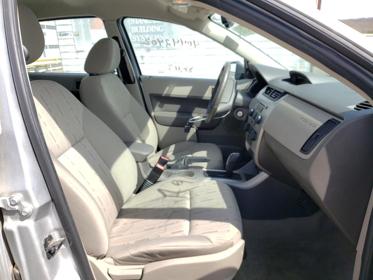 Photo 5 from auction – 2010 FORD FOCUS SE with VIN 1FAHP3FN0AW202506