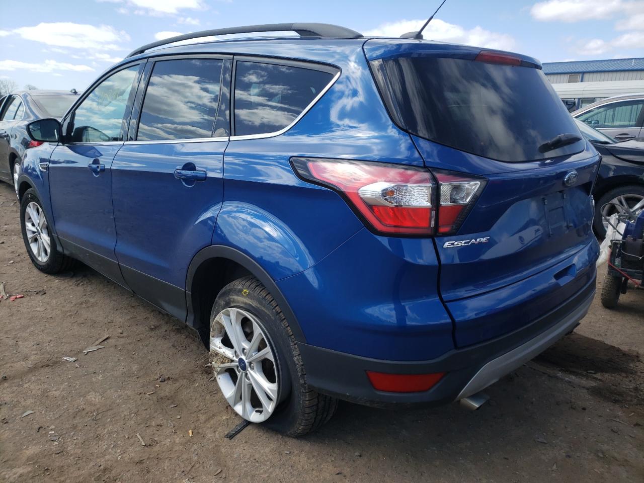 Photo 3 from auction – 2018 FORD ESCAPE SE with VIN 1FMCU0GD2JUB15487