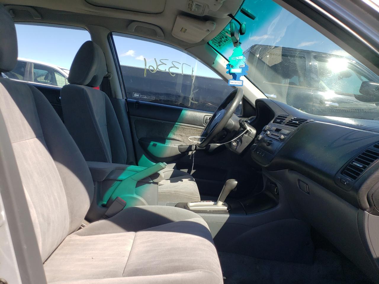 Photo 5 from auction – 2004 HONDA CIVIC EX with VIN 2HGES26724H516122