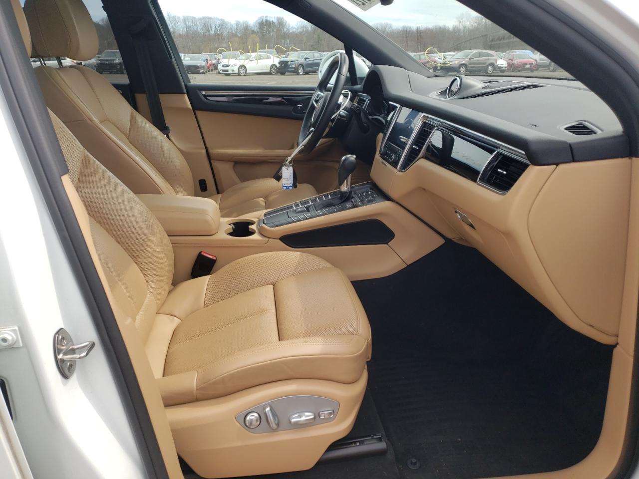 Photo 5 from auction – 2017 PORSCHE MACAN with VIN WP1AA2A53HLB82812