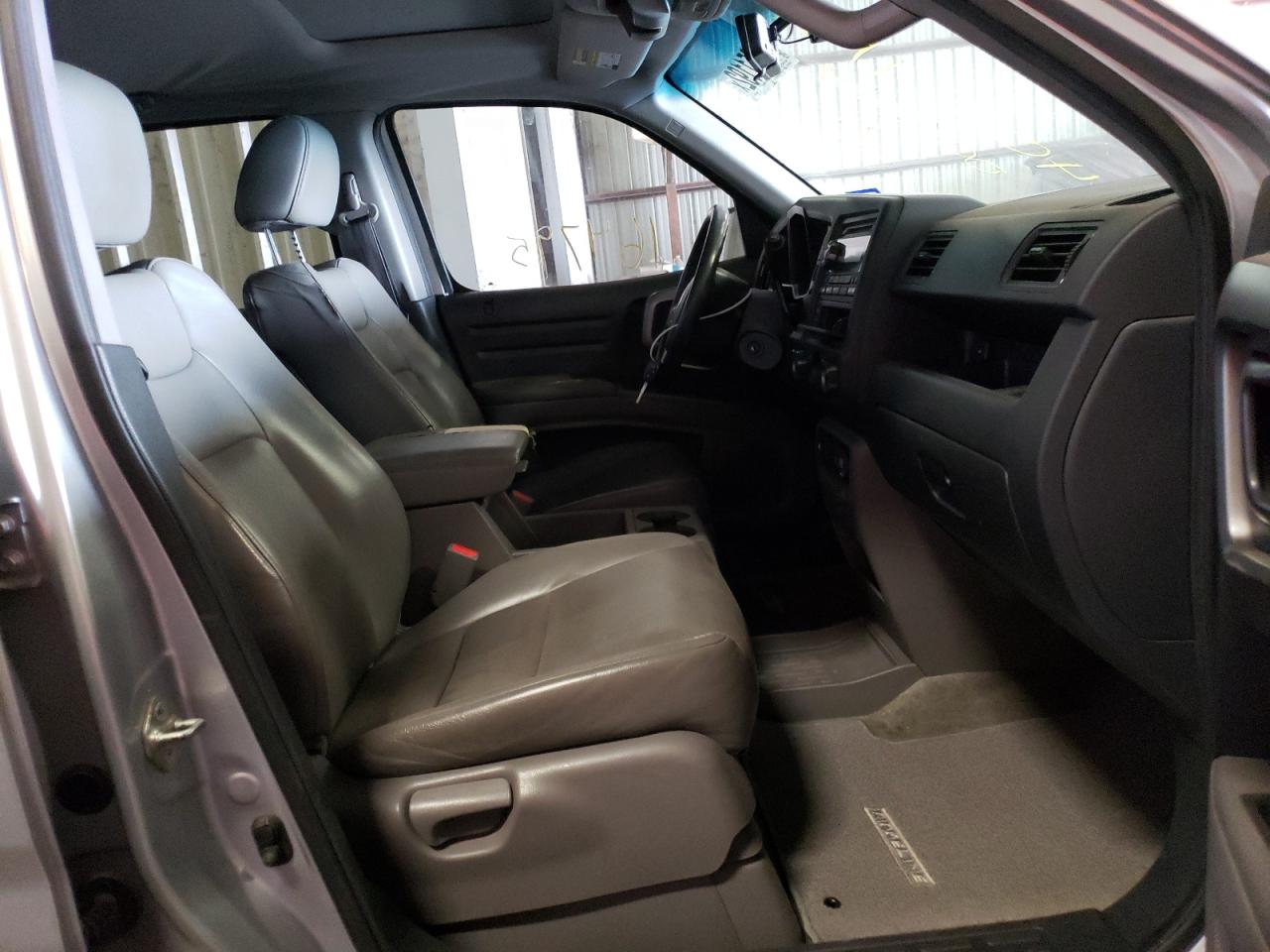 Photo 5 from auction – 2012 HONDA RIDGELINE with VIN 5FPYK1F5XCB004219