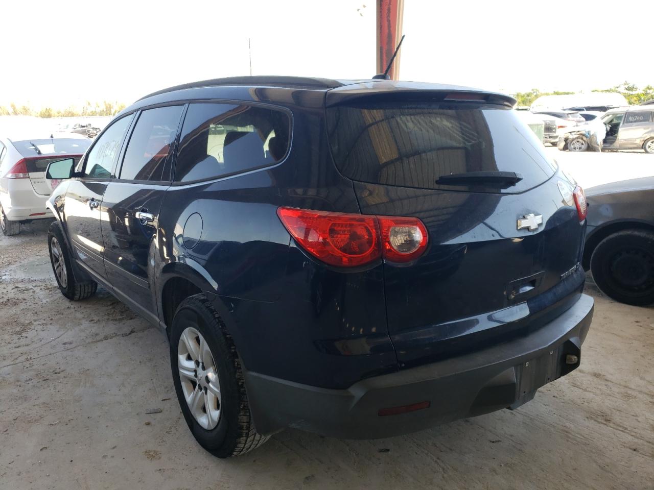 Photo 3 from auction – 2012 CHEVROLET TRAVERSE L with VIN 1GNKREED7CJ212665
