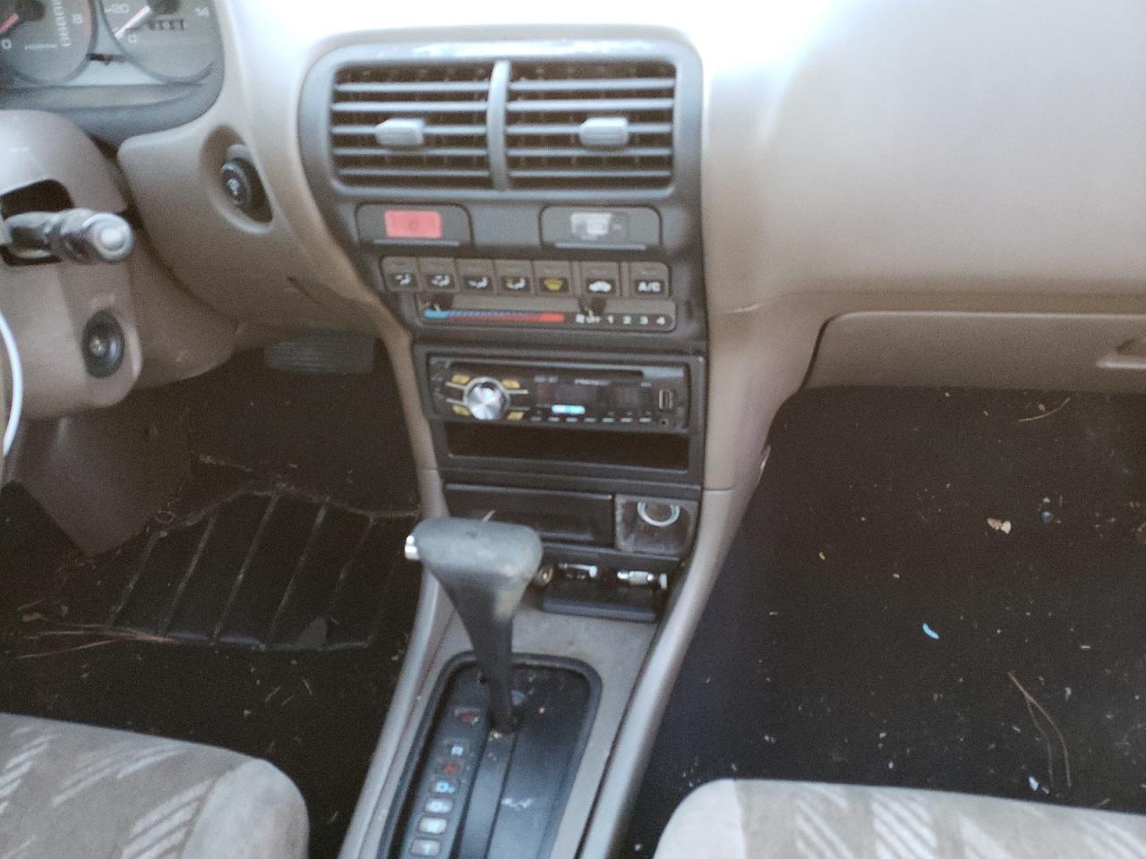 Photo 10 from auction – 2000 ACURA INTEGRA LS with VIN JH4DC4450YS010631