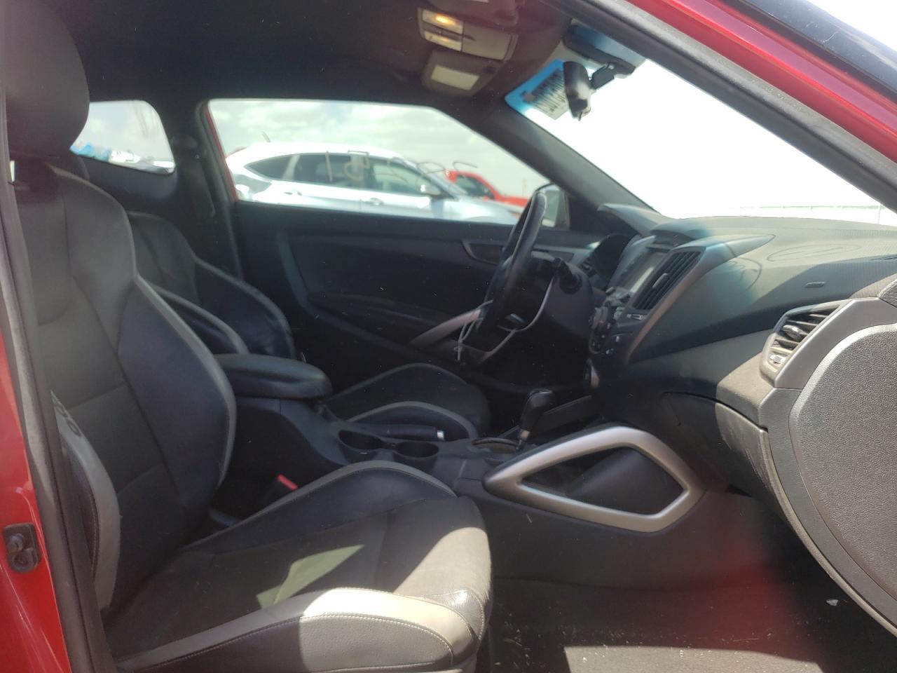 Photo 5 from auction – 2016 HYUNDAI VELOSTER T with VIN KMHTC6AE2GU299801
