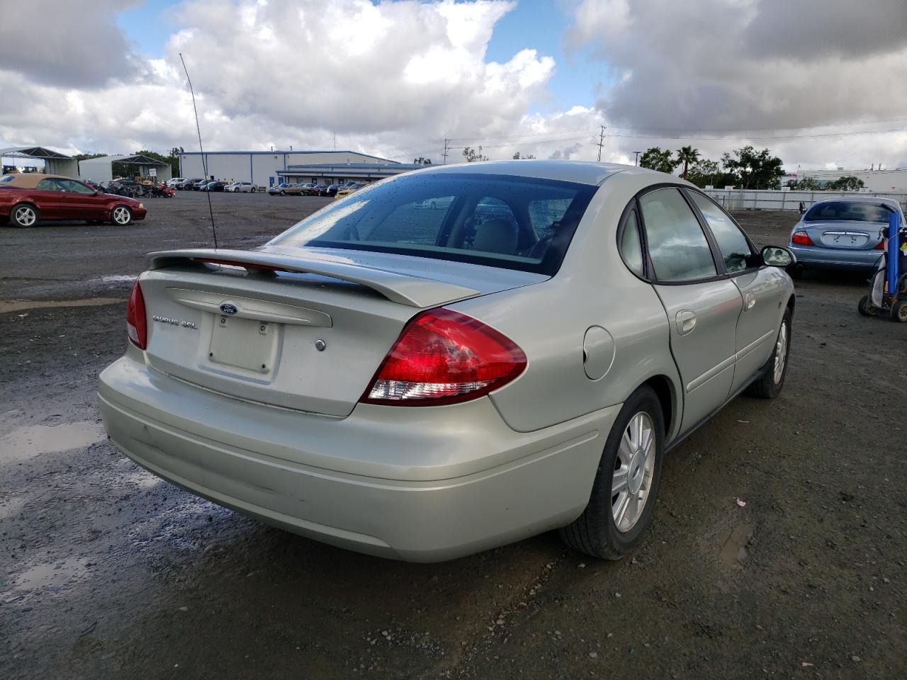 Photo 4 from auction – 2005 FORD TAURUS SEL with VIN 1FAFP56S75A198935