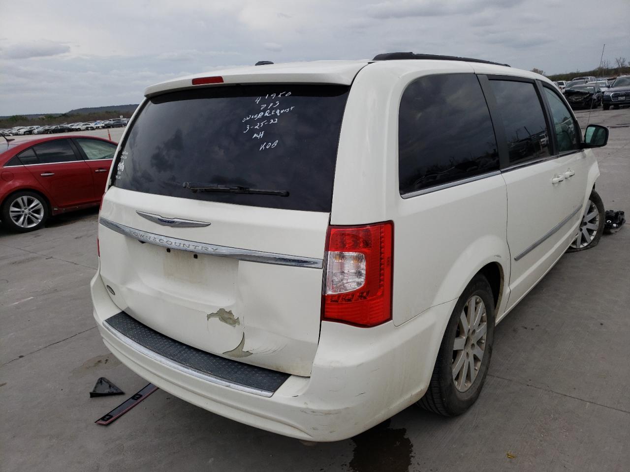 Photo 4 from auction – 2011 CHRYSLER TOWN & COU with VIN 2A4RR8DG8BR617913