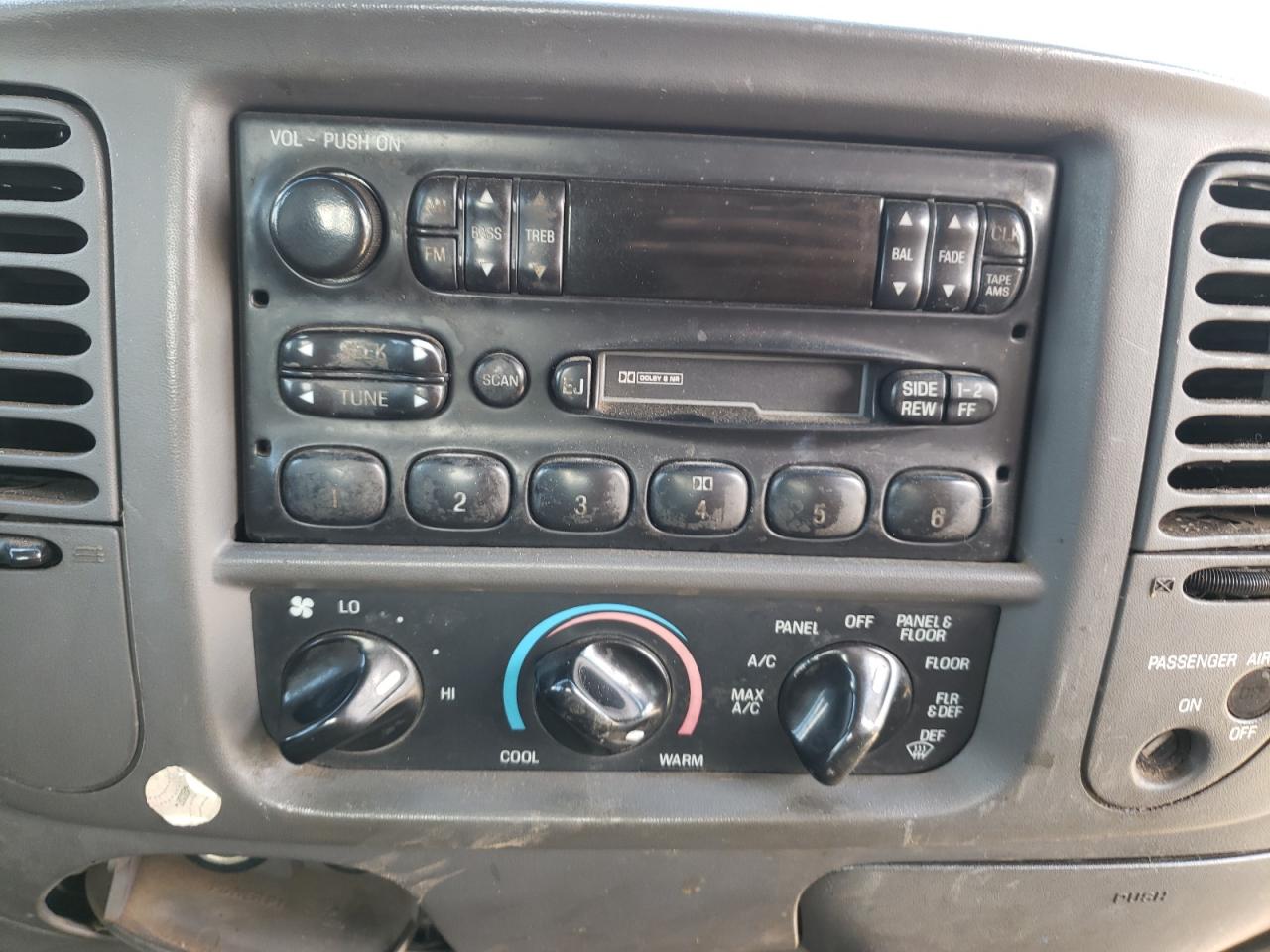Photo 9 from auction – 2002 FORD F150 with VIN 1FTRX17202NB20791