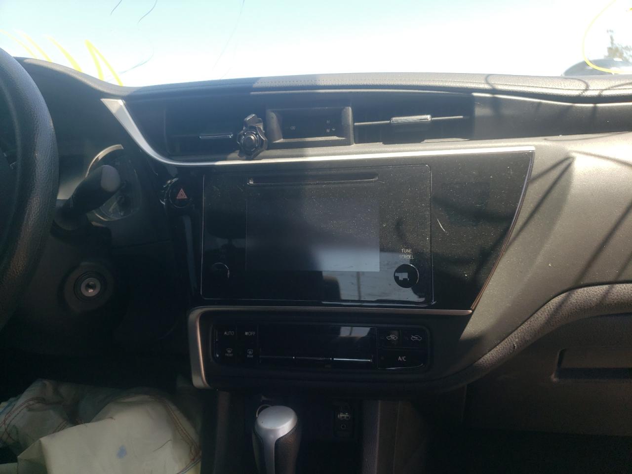 Photo 9 from auction – 2018 TOYOTA COROLLA L with VIN 5YFBURHE4JP822311