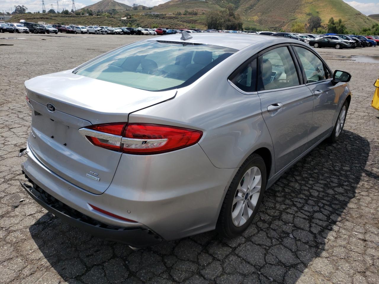 Photo 4 from auction – 2020 FORD FUSION SE with VIN 3FA6P0HD7LR261343