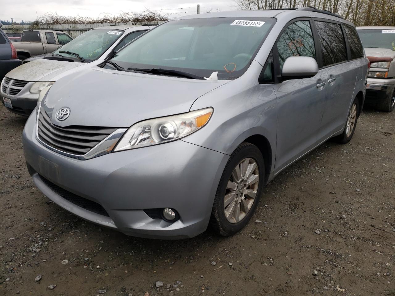 Photo 2 from auction – 2011 TOYOTA SIENNA XLE with VIN 5TDDK3DC6BS020643