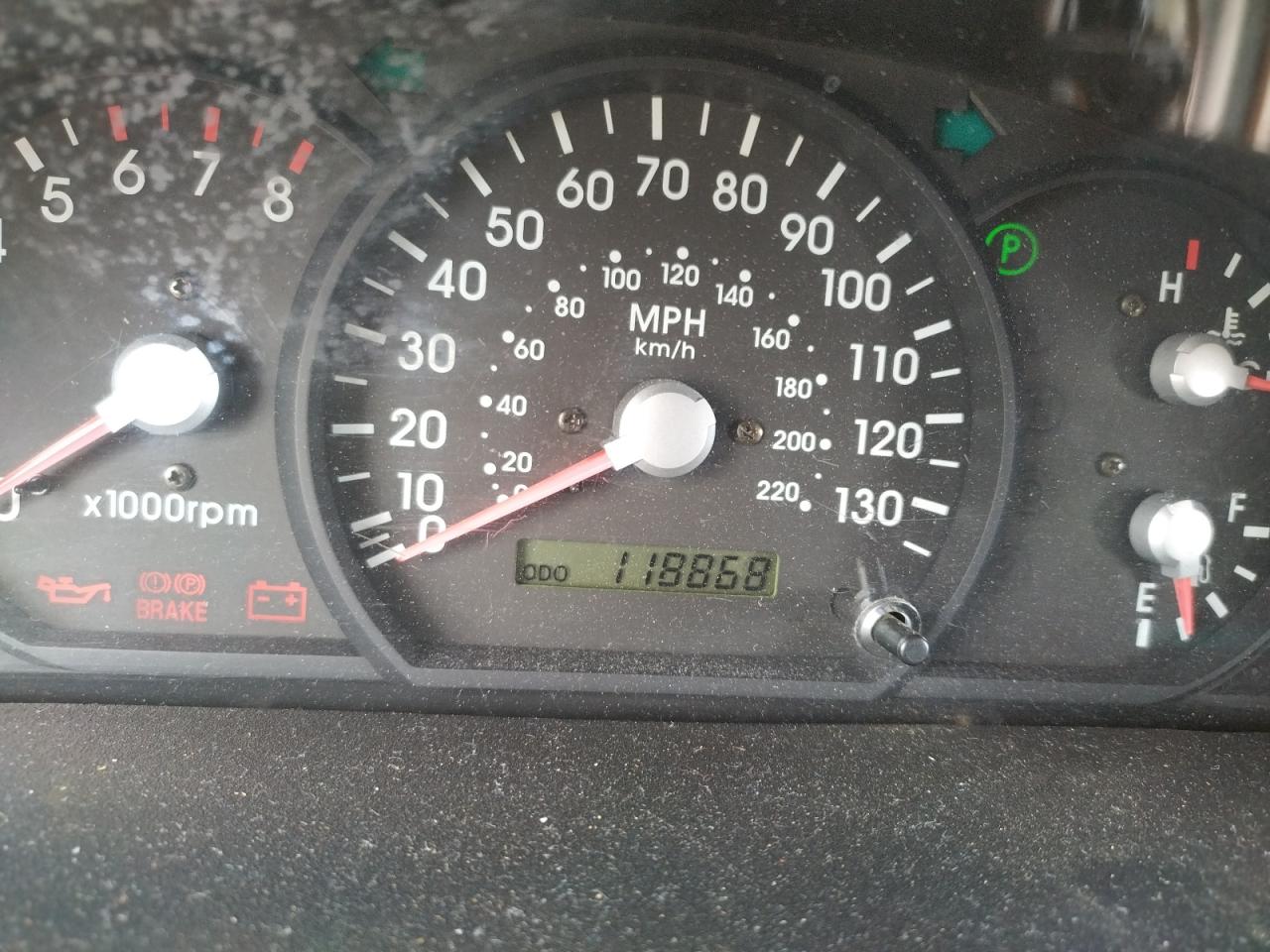 Photo 8 from auction – 2003 KIA SORENTO EX with VIN KNDJC733635057420