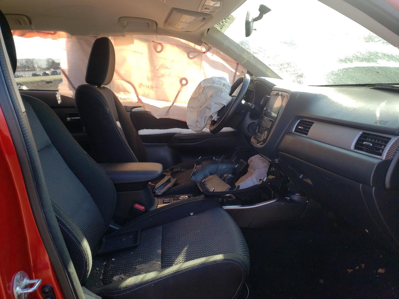 Photo 5 from auction – 2017 MITSUBISHI OUTLANDER with VIN JA4AZ3A31HZ045129