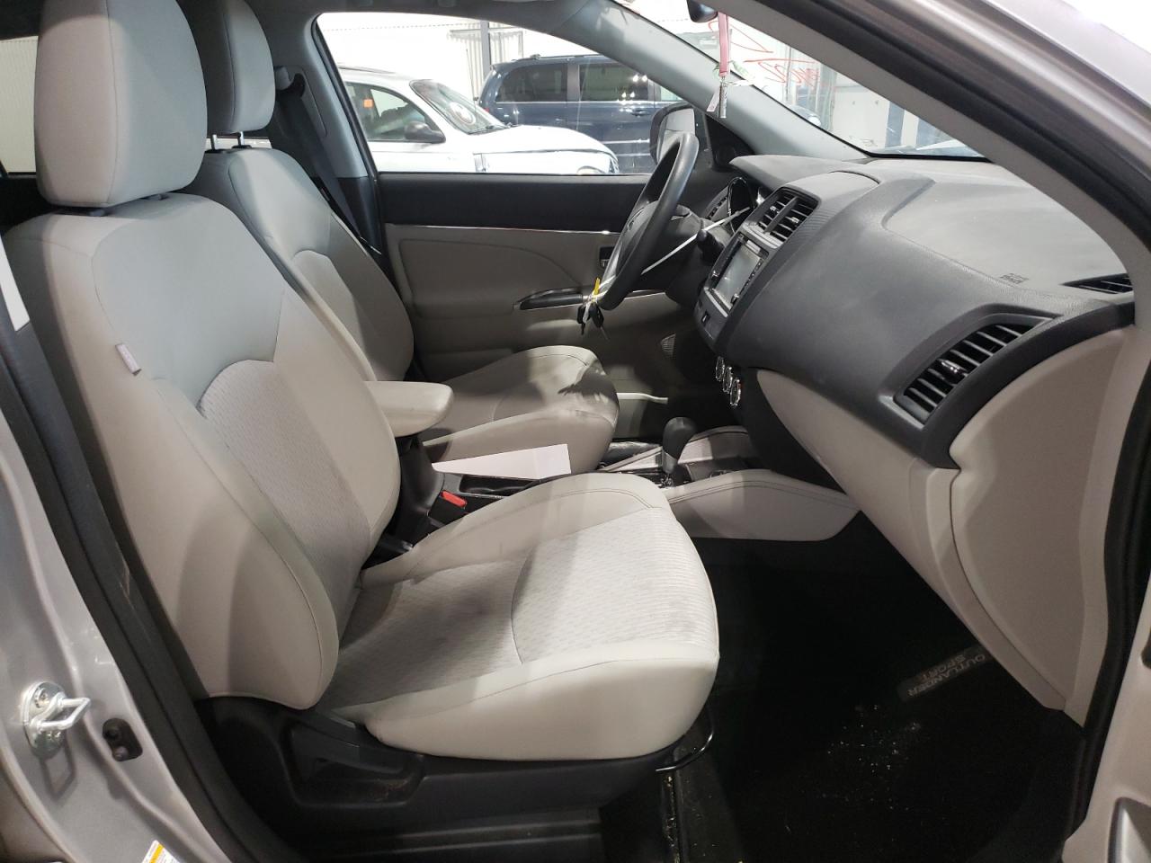 Photo 5 from auction – 2018 MITSUBISHI OUTLANDER with VIN JA4AR3AU0JZ013402