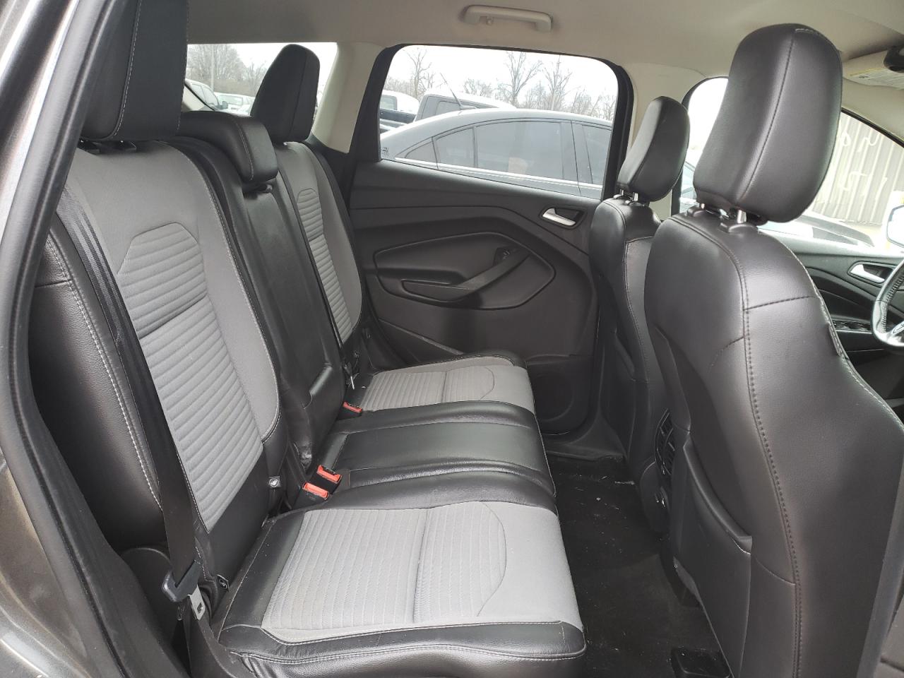 Photo 6 from auction – 2019 FORD ESCAPE SE with VIN 1FMCU0GD5KUB39865