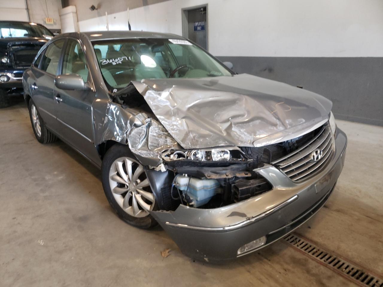 HYUNDAI AZERA SE 2006 with VIN KMHFC46F26A136262 - Photo from auction